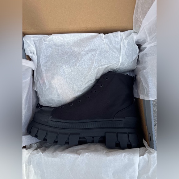 NEW Women’s Size 8 Palladium Revolt Hi TX Top Black Platform Boots chunky soles - Picture 6 of 12